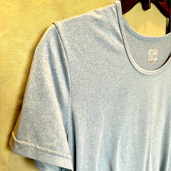 “32 Degrees Cool” XL Sage Green soft tee - Picture 1 of 5